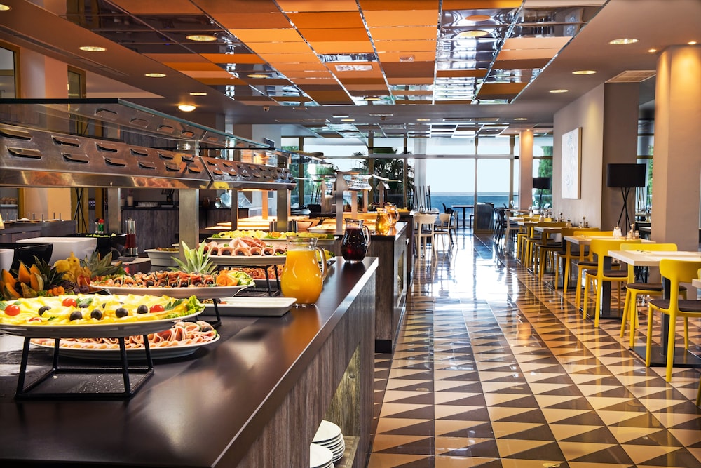 Maistra Select Mlini Villas and Apartments — Restaurant & bars in Mlini, Dubrovnik-Neretva