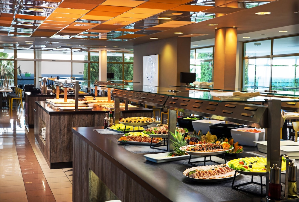 Maistra Select Mlini Villas and Apartments — Restaurant & bars in Mlini, Dubrovnik-Neretva