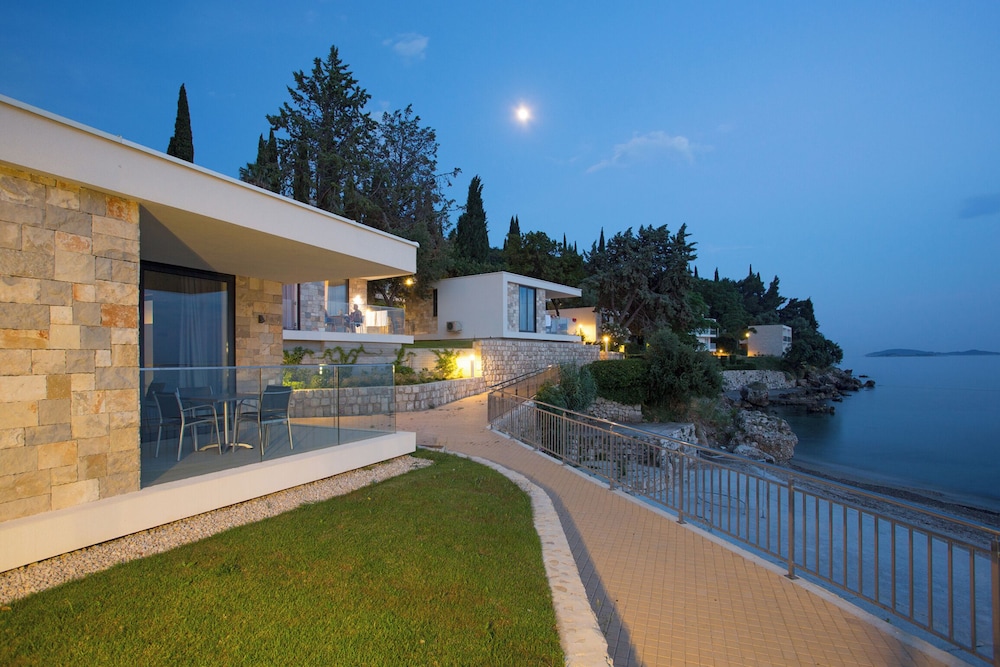 Maistra Select Mlini Villas and Apartments — Hotel building in Mlini, Dubrovnik-Neretva