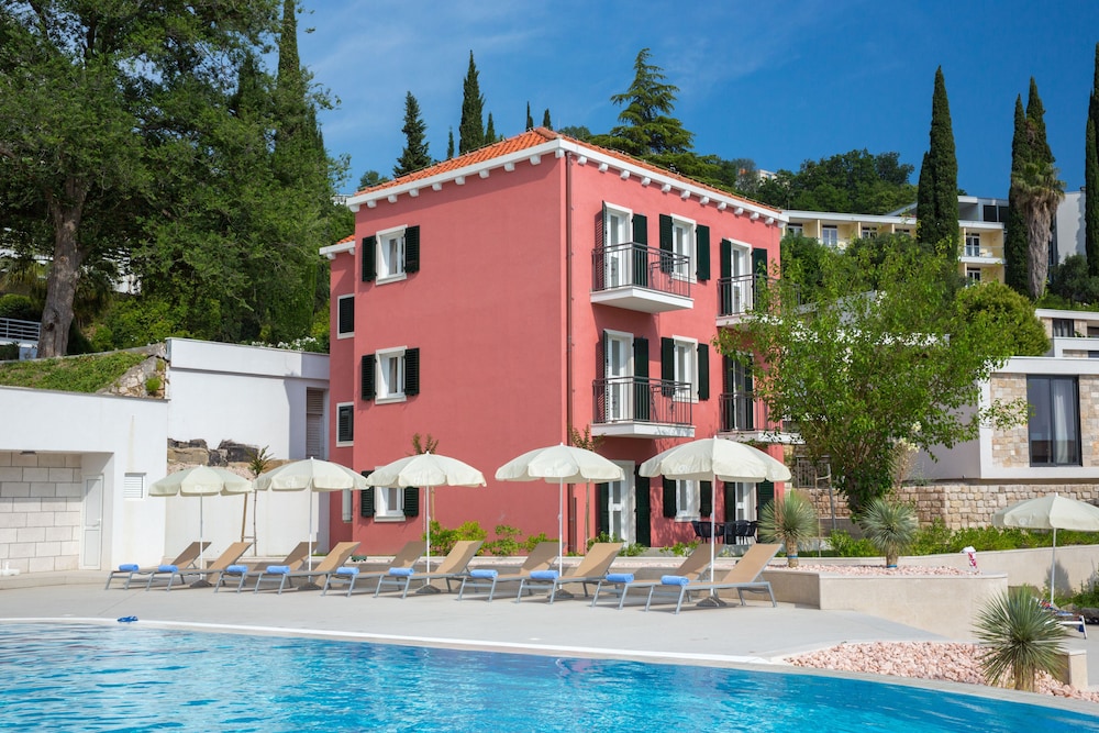 Maistra Select Mlini Villas and Apartments — Hotel building in Mlini, Dubrovnik-Neretva