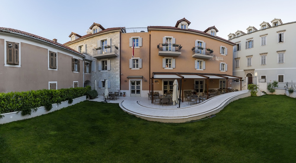 Hotel Marul — Hotel building in Split, Split-Dalmatia