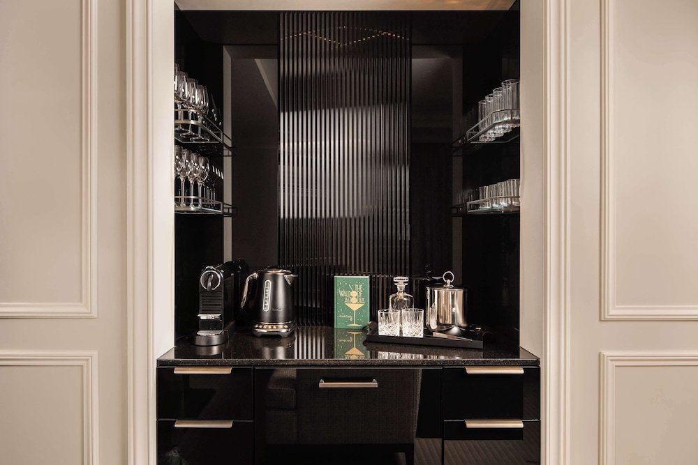 Waldorf Astoria New York — Hotel rooms in New York City, New York State