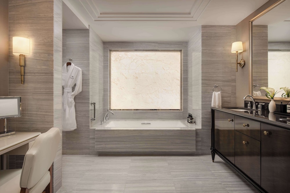 Waldorf Astoria New York — Hotel rooms in New York City, New York State