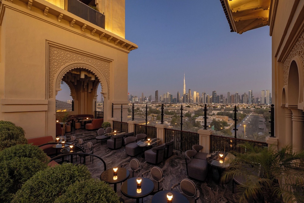 Four Seasons Resort Dubai at Jumeirah Beach — Restaurant & bars in Dubai