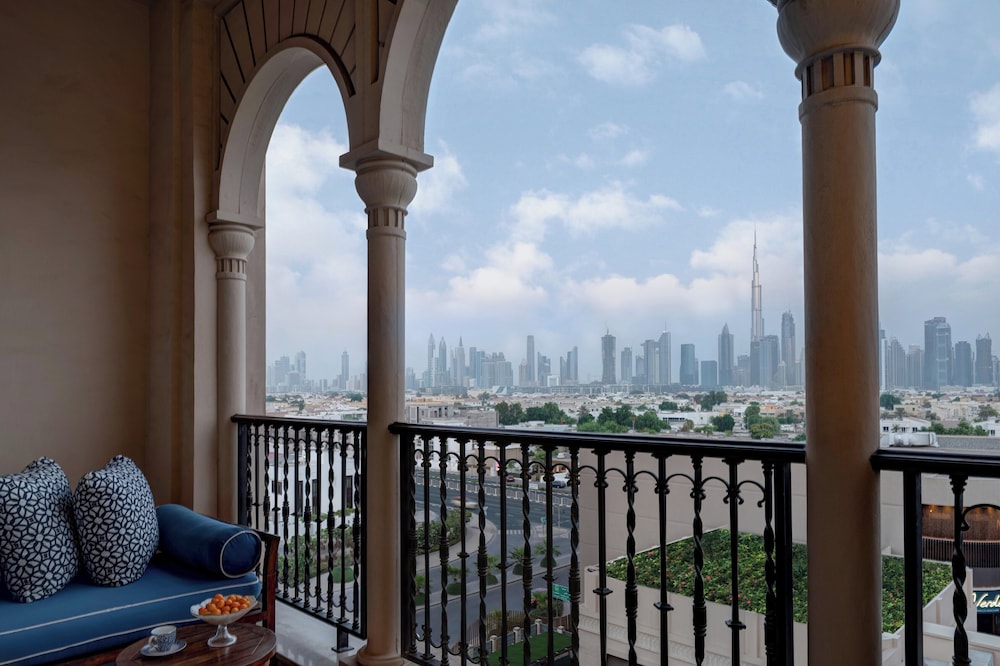 Four Seasons Resort Dubai at Jumeirah Beach — Hotel rooms in Dubai