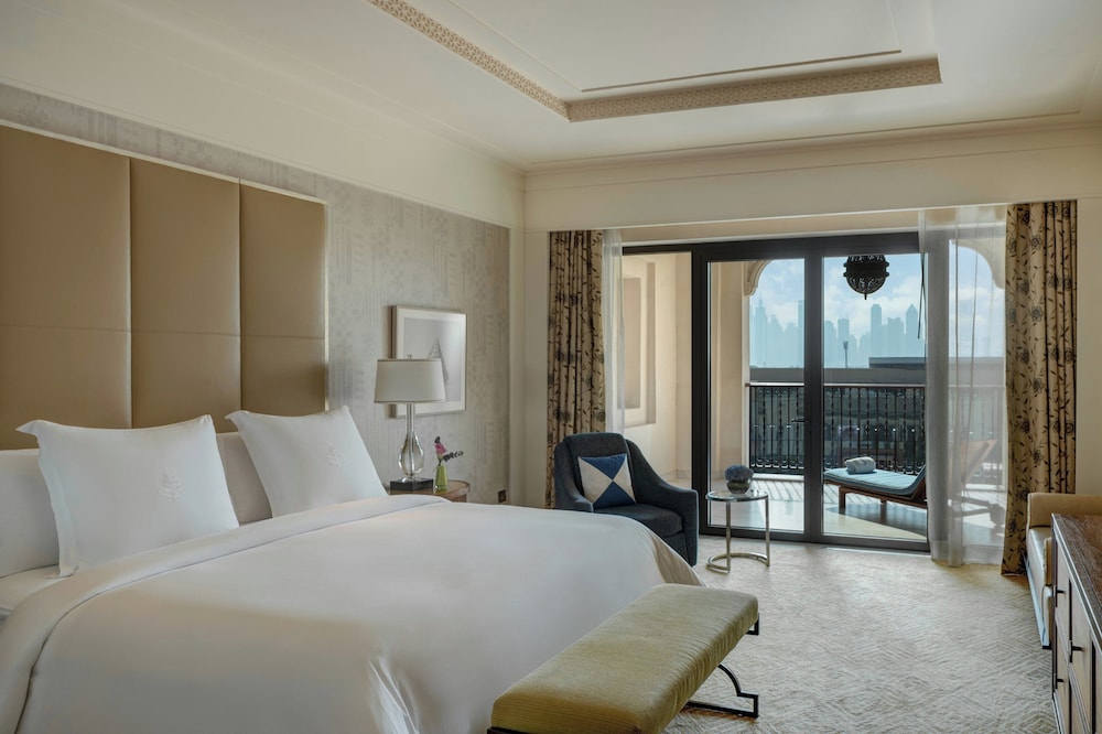 Four Seasons Resort Dubai at Jumeirah Beach — Hotel rooms in Dubai