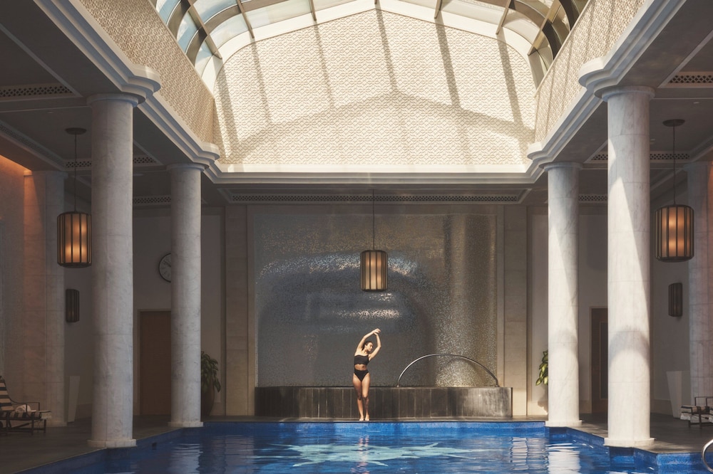 Four Seasons Resort Dubai at Jumeirah Beach — Swimming pool in Dubai