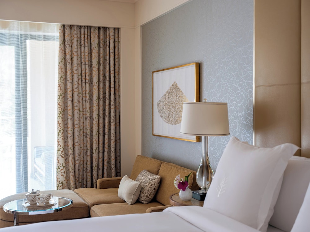 Four Seasons Resort Dubai at Jumeirah Beach — Hotel rooms in Dubai