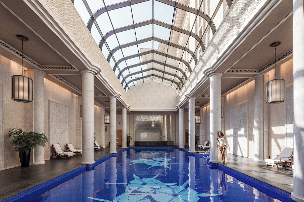 Four Seasons Resort Dubai at Jumeirah Beach — Swimming pool in Dubai