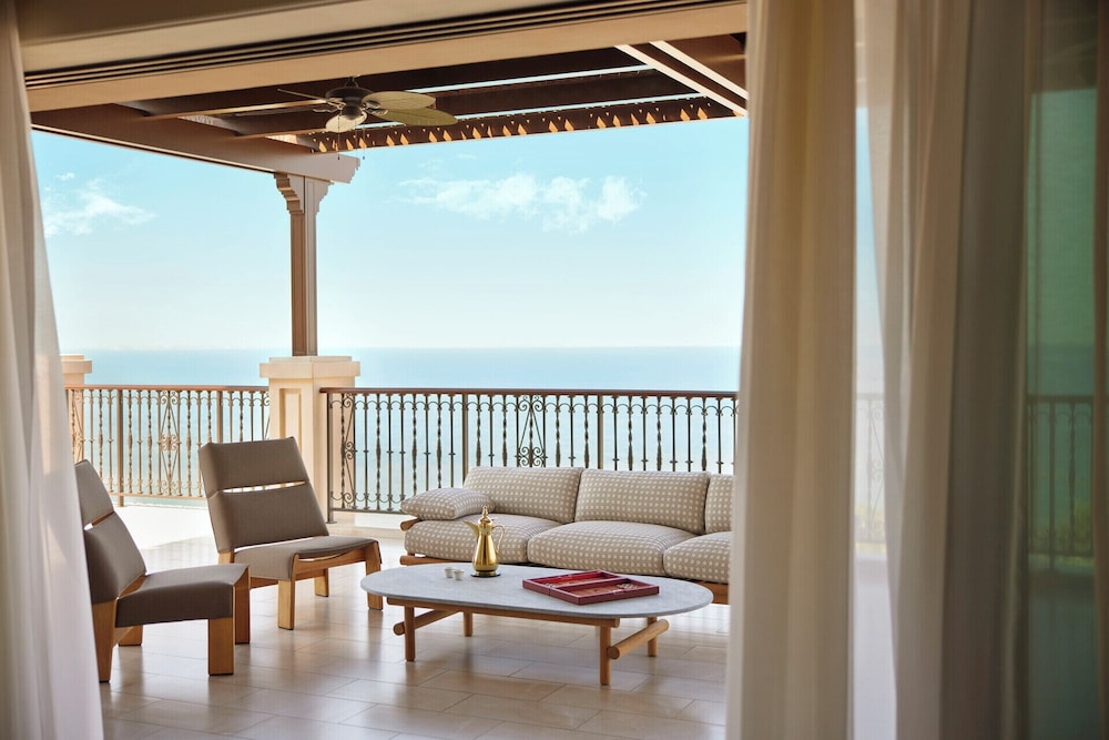 Four Seasons Resort Dubai at Jumeirah Beach — Hotel rooms in Dubai
