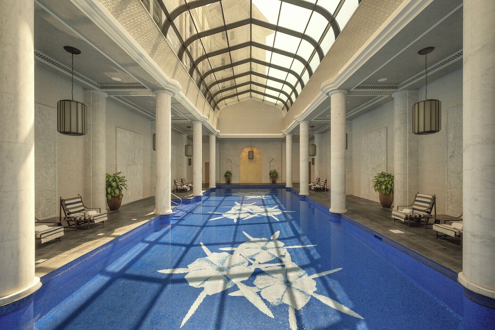 Four Seasons Resort Dubai at Jumeirah Beach — Swimming pool in Dubai