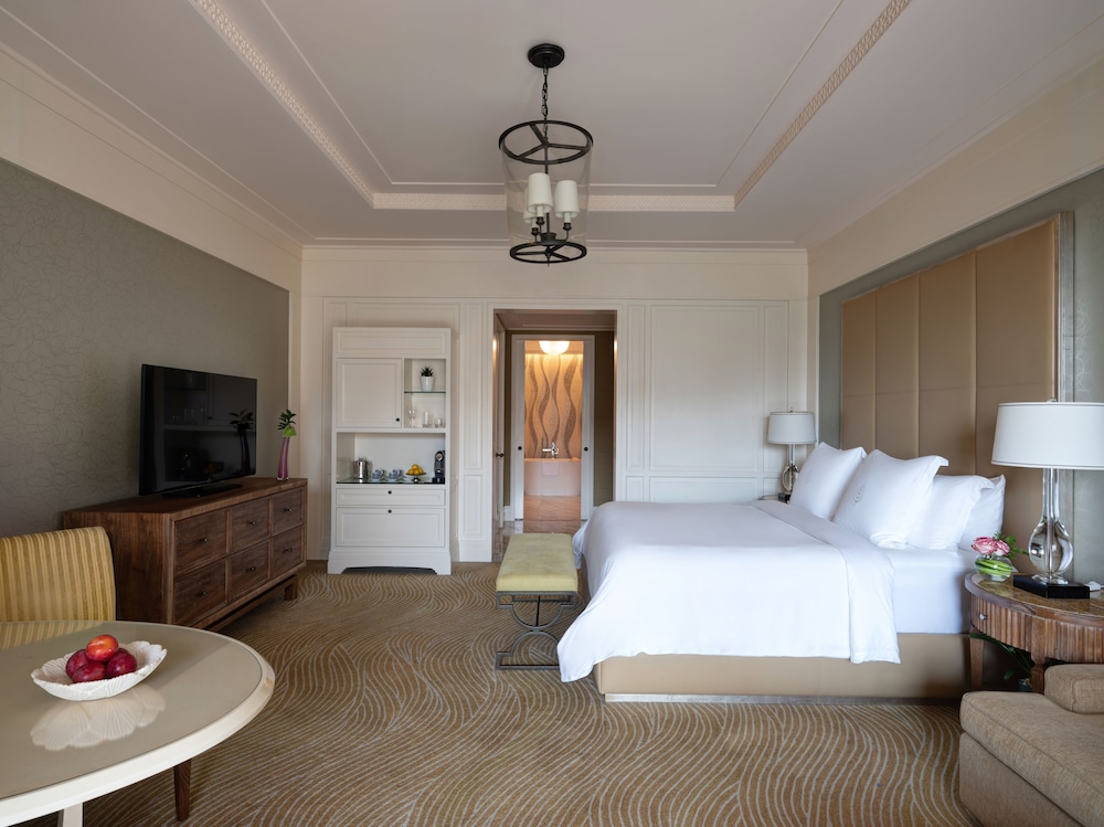 Four Seasons Resort Dubai at Jumeirah Beach — Hotel rooms in Dubai