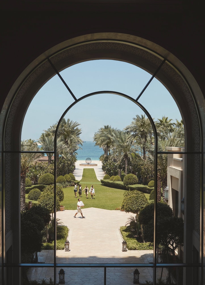 Four Seasons Resort Dubai at Jumeirah Beach — Beach in Dubai
