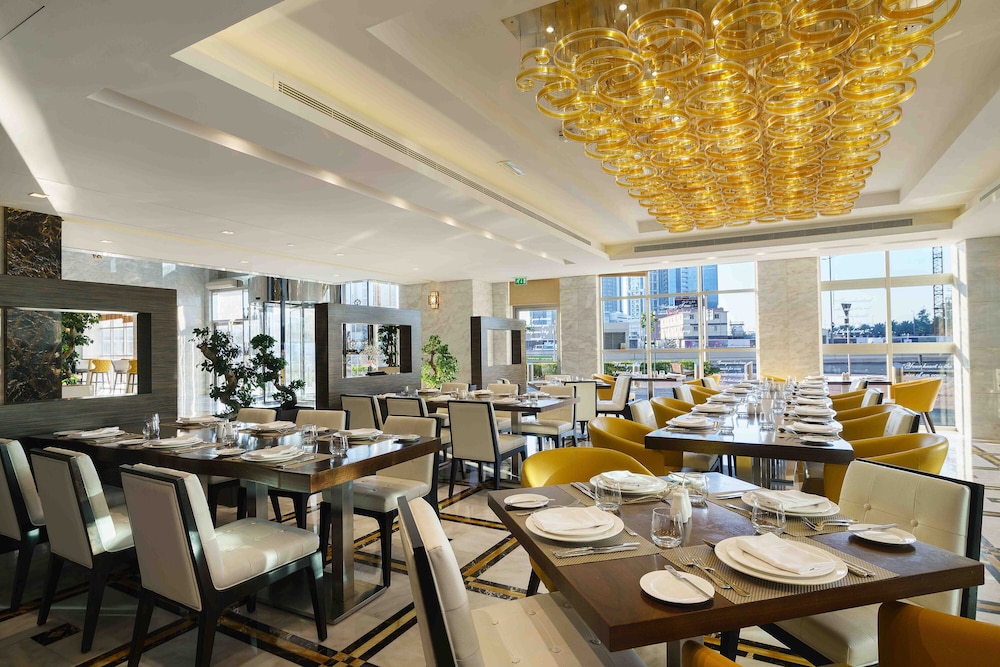 Jannah Burj Al Sarab — Restaurant & bars in Abu Dhabi