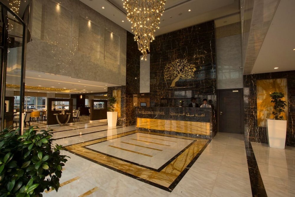 Jannah Burj Al Sarab — Hotel building in Abu Dhabi