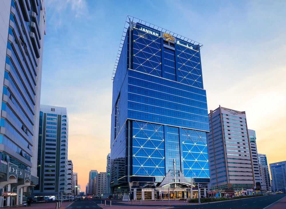 Jannah Burj Al Sarab — Main photo in Abu Dhabi