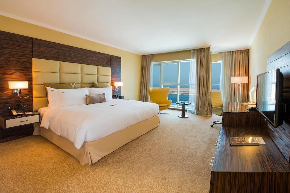 Jannah Burj Al Sarab — Hotel rooms in Abu Dhabi