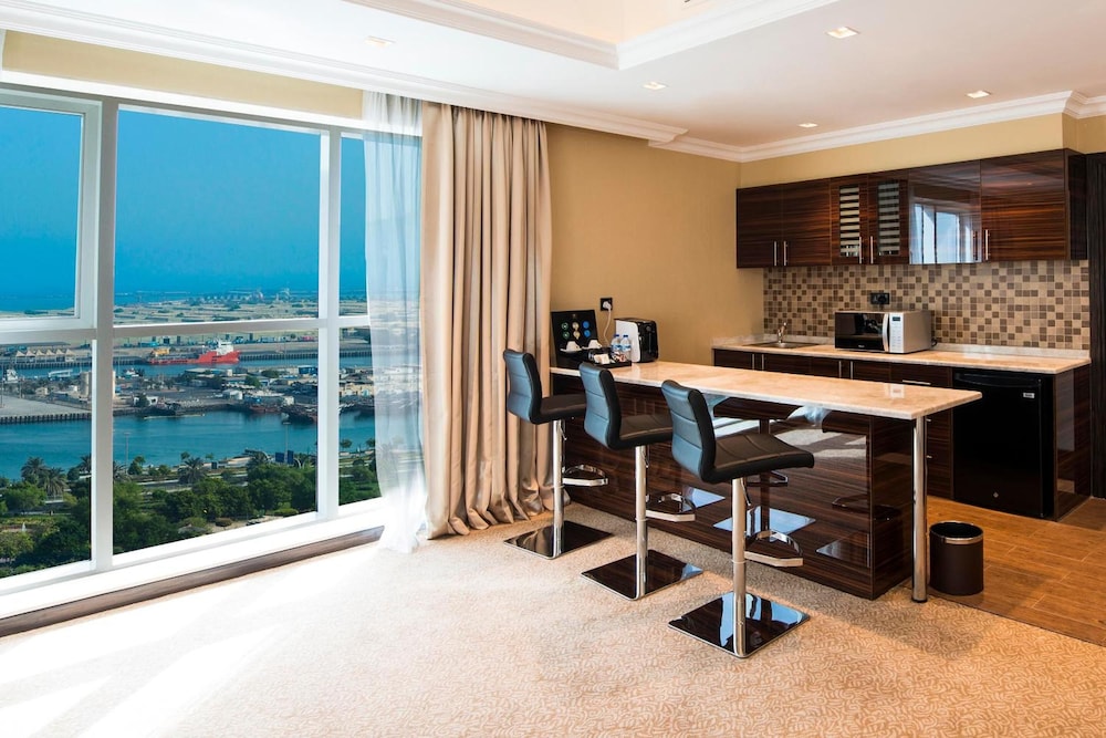 Jannah Burj Al Sarab — Hotel rooms in Abu Dhabi