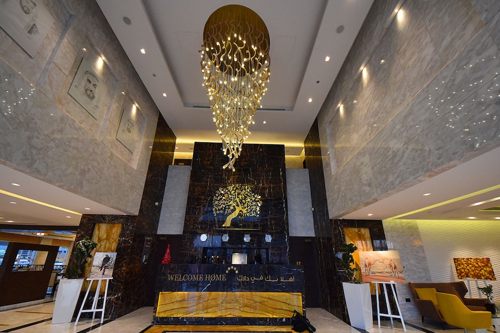 Jannah Burj Al Sarab — Hotel building in Abu Dhabi