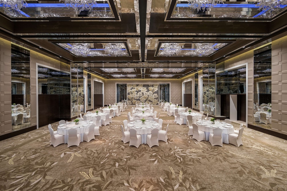 Hyatt Regency Dubai Creek Heights — Hotel building in Dubai