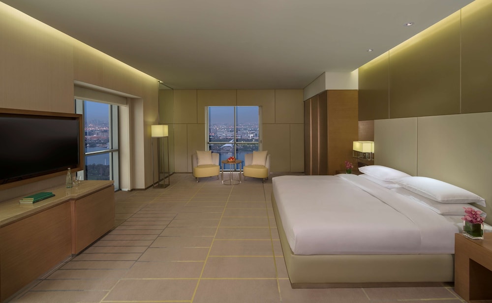 Hyatt Regency Dubai Creek Heights — Hotel rooms in Dubai