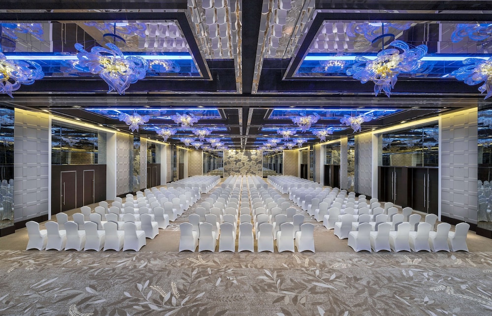 Hyatt Regency Dubai Creek Heights — Hotel building in Dubai