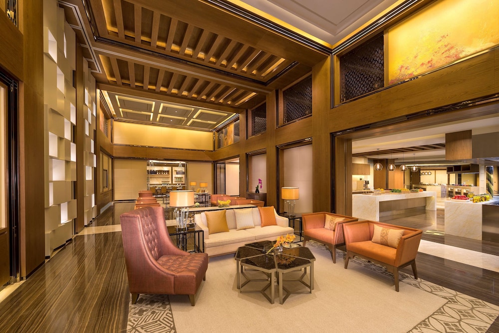 Hyatt Regency Dubai Creek Heights — Restaurant & bars in Dubai