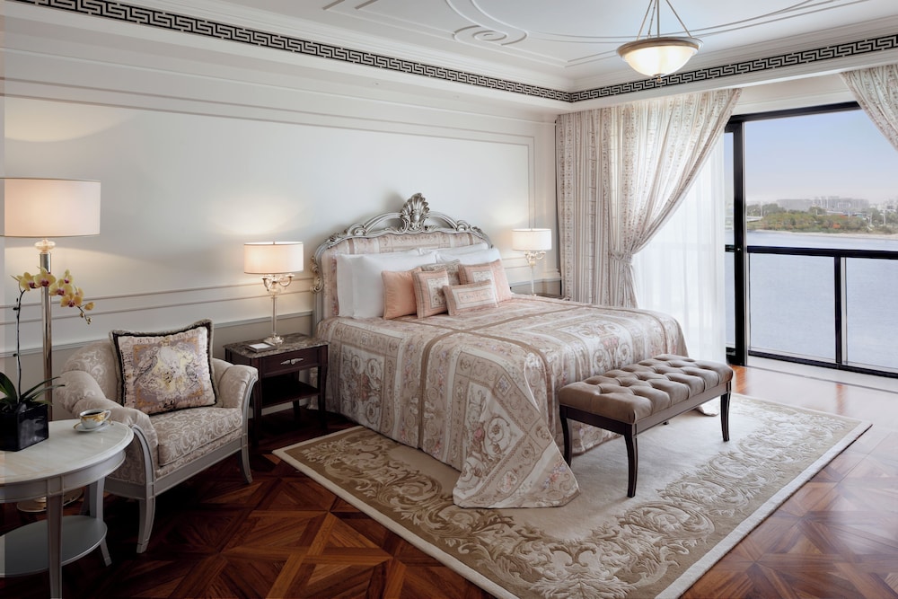 Palazzo Versace Dubai — Hotel rooms in Dubai