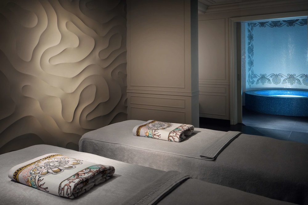 Palazzo Versace Dubai — Hotel rooms in Dubai