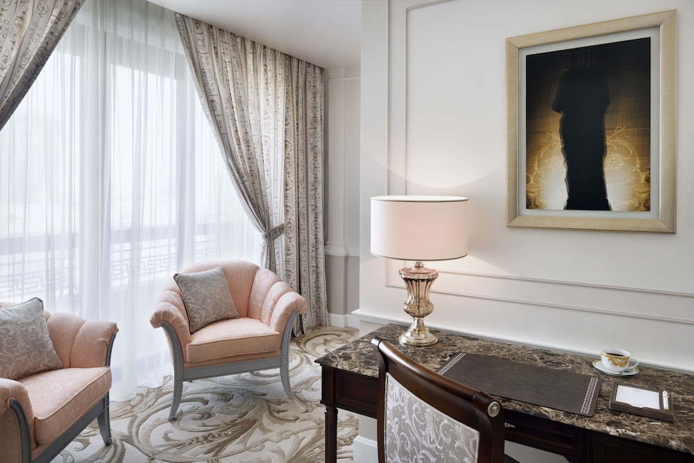 Palazzo Versace Dubai — Hotel rooms in Dubai