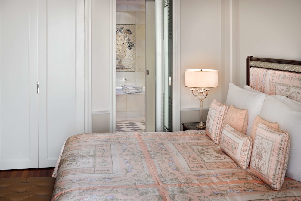 Palazzo Versace Dubai — Hotel rooms in Dubai