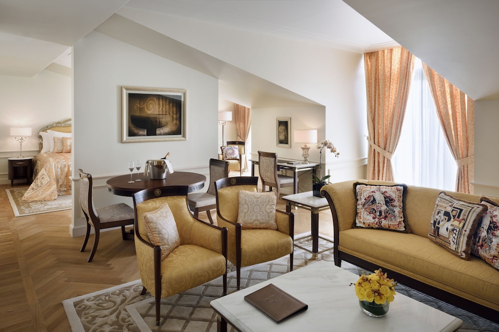 Palazzo Versace Dubai — Hotel rooms in Dubai