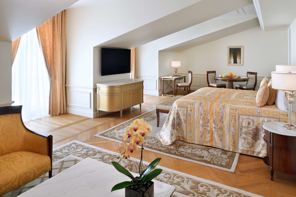 Palazzo Versace Dubai — Hotel rooms in Dubai