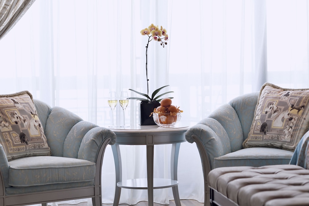 Palazzo Versace Dubai — Hotel rooms in Dubai
