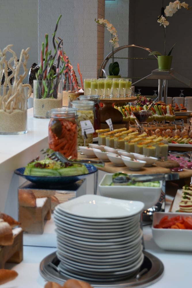 ibis Styles Dubai Jumeira — Restaurant & bars in Dubai
