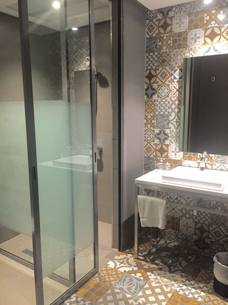 ibis Styles Dubai Jumeira — Hotel rooms in Dubai