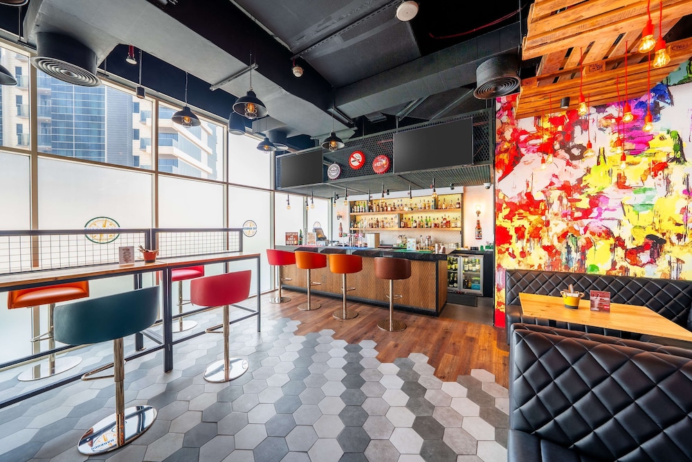 Hilton Garden Inn Dubai Jumeirah — Restaurant & bars in Dubai