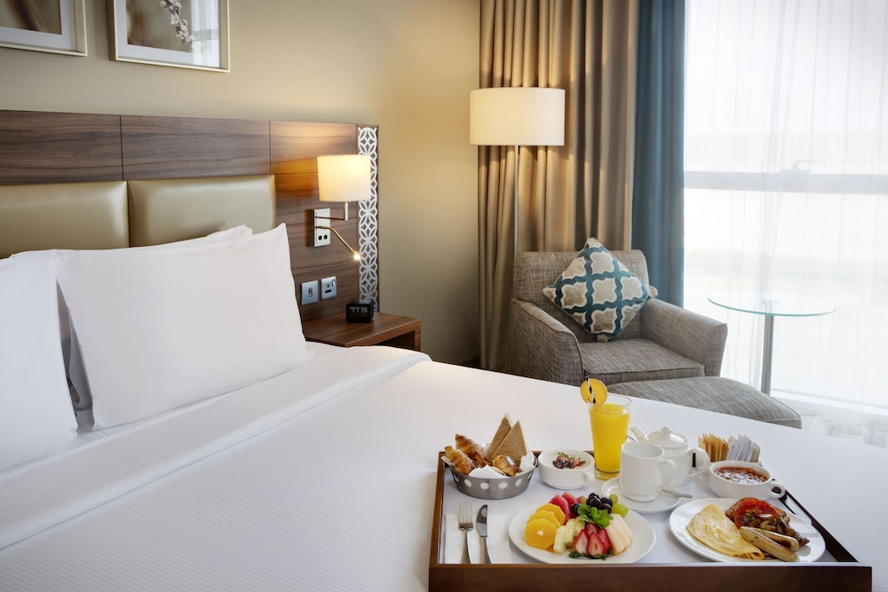 Hilton Garden Inn Dubai Jumeirah — Hotel rooms in Dubai