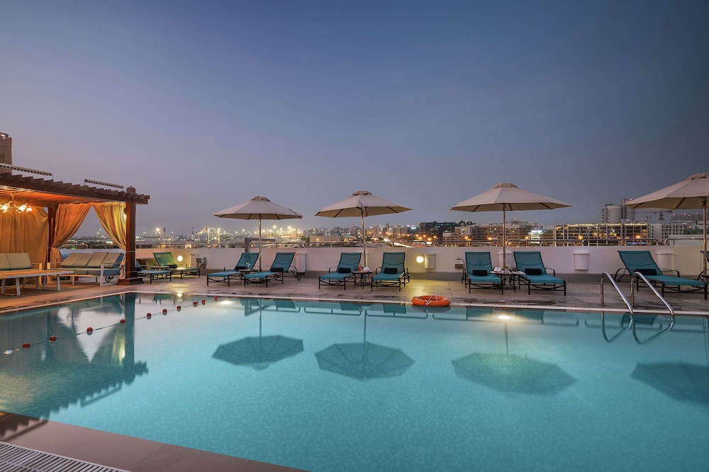 Hilton Garden Inn Dubai Jumeirah - zdjęcie 2
