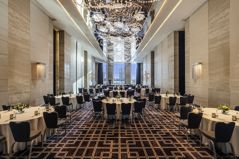 Pullman Dubai Downtown — Restaurant & bars in Dubai