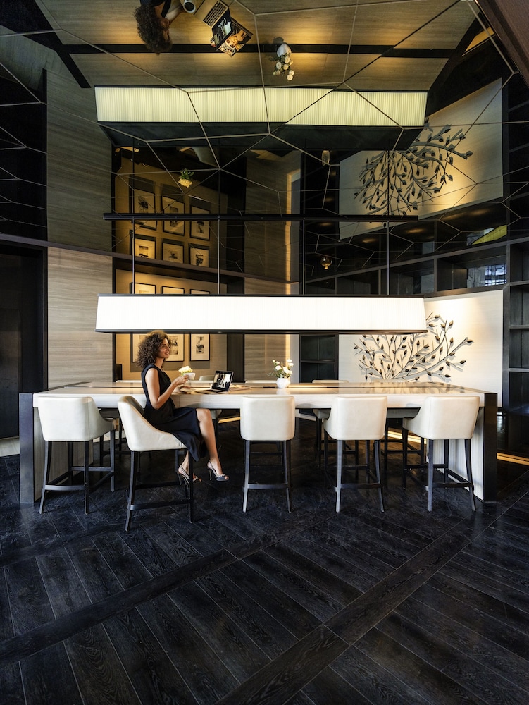 Pullman Dubai Downtown — Restaurant & bars in Dubai