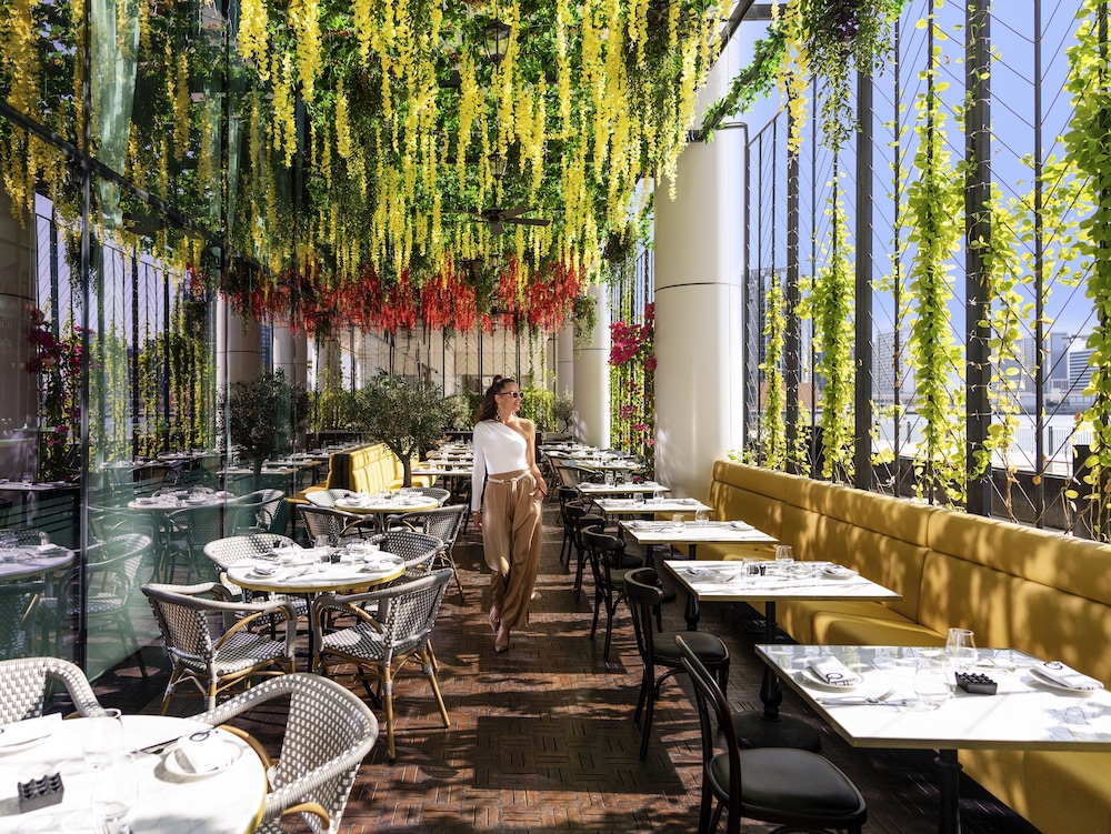 Pullman Dubai Downtown — Restaurant & bars in Dubai