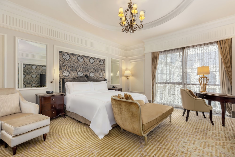 Al Habtoor Palace - Preferred Hotels & Resorts — Hotel rooms in Dubai