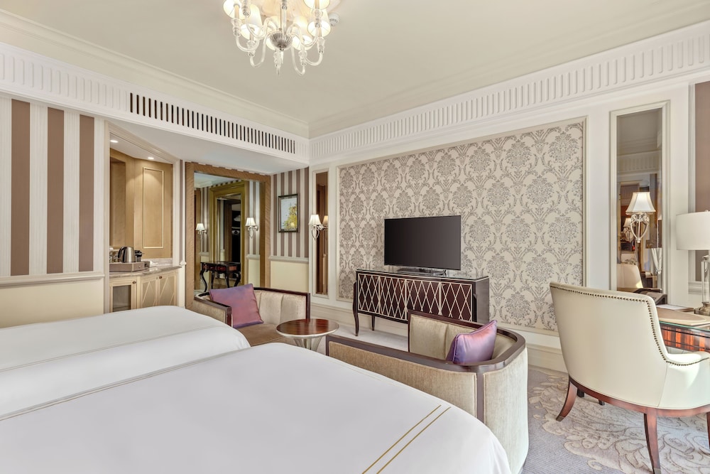Al Habtoor Palace - Preferred Hotels & Resorts — Hotel rooms in Dubai