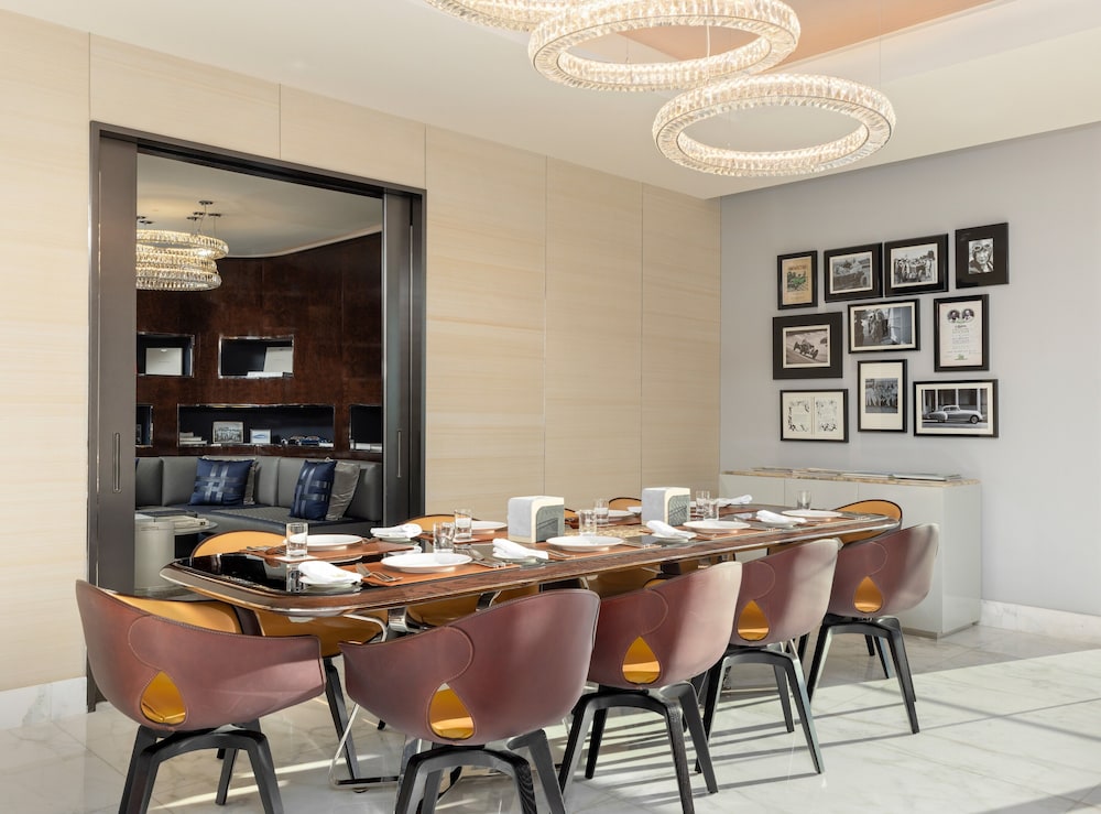 Al Habtoor Palace - Preferred Hotels & Resorts — Restaurant & bars in Dubai