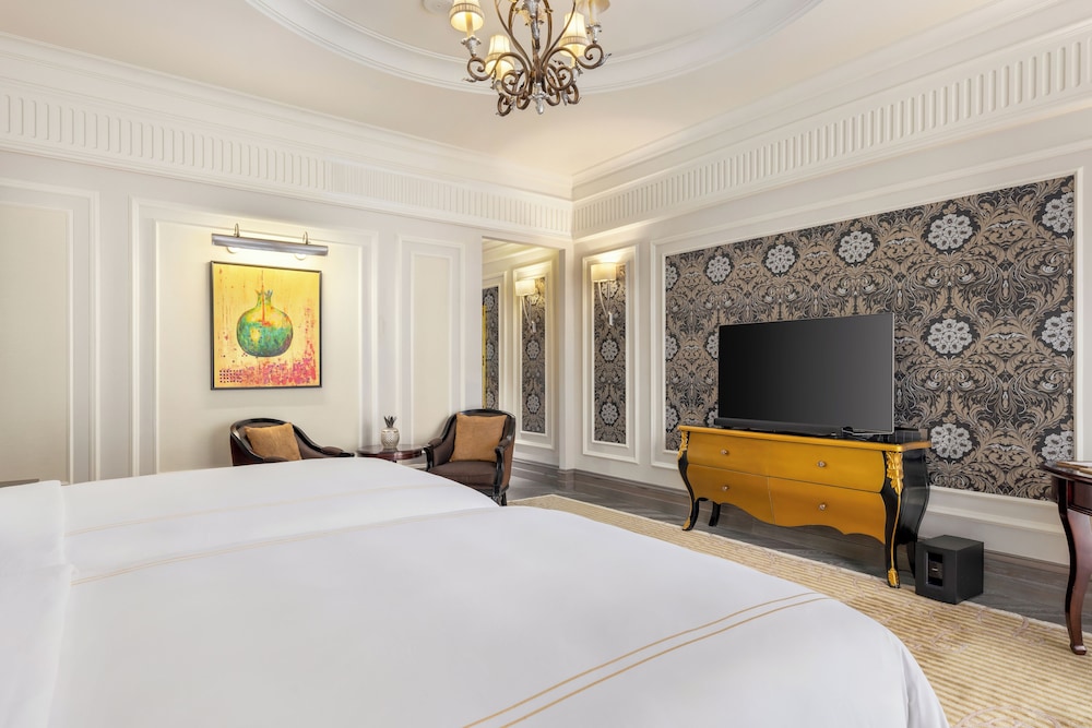 Al Habtoor Palace - Preferred Hotels & Resorts — Hotel rooms in Dubai