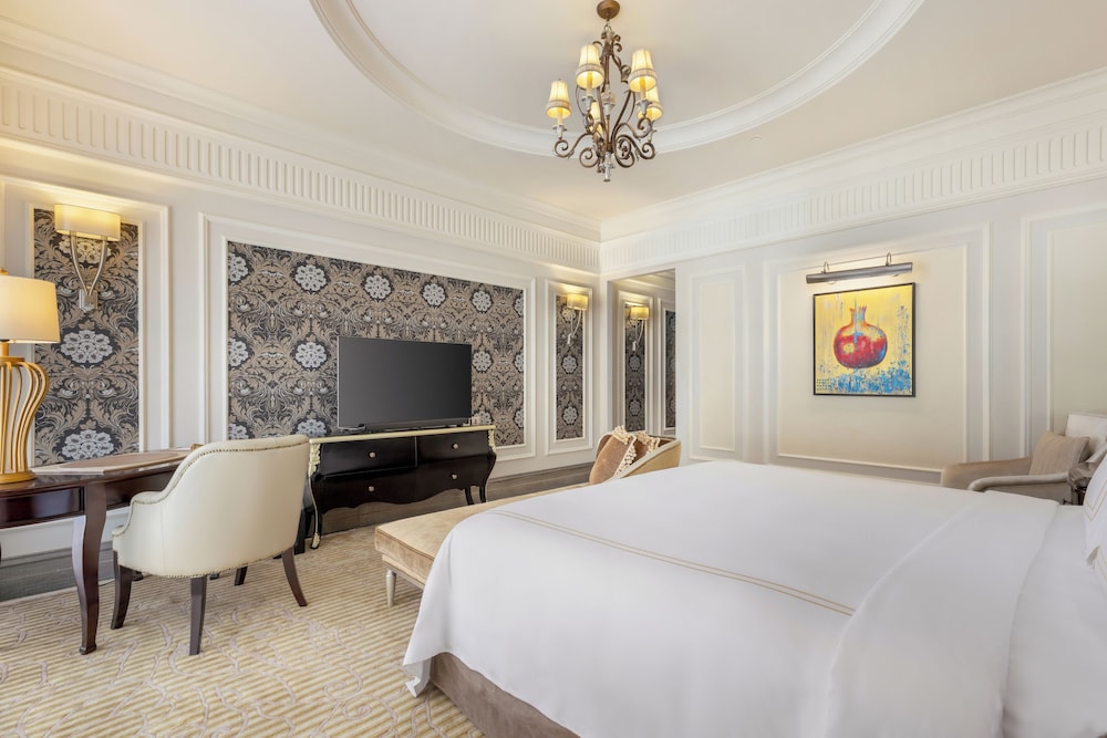 Al Habtoor Palace - Preferred Hotels & Resorts — Hotel rooms in Dubai