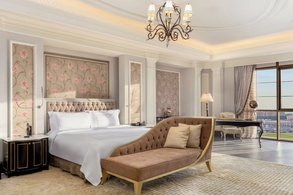 Al Habtoor Palace - Preferred Hotels & Resorts — Hotel rooms in Dubai