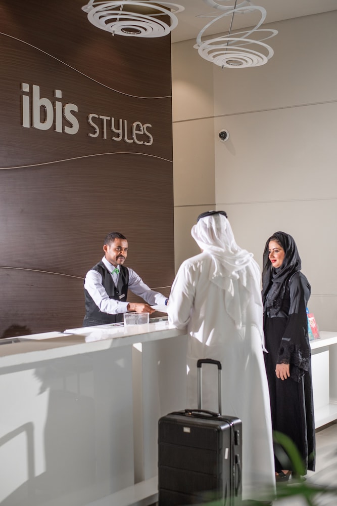 ibis Styles Dragon Mart Dubai — Hotel building in Dubai