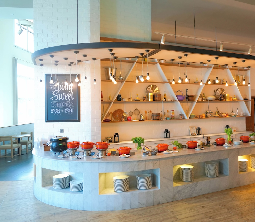 ibis Styles Dragon Mart Dubai — Restaurant & bars in Dubai